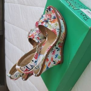 J. Renee Alawna Floral Fabric Wedges